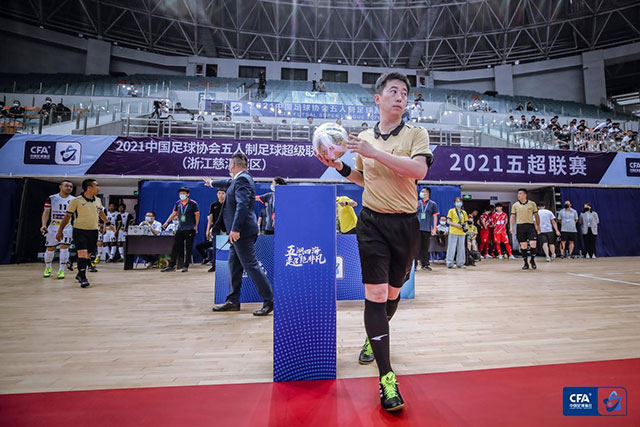 五大联赛本赛季最佳阵容 莱万搭档萨拉赫冲锋陷阵